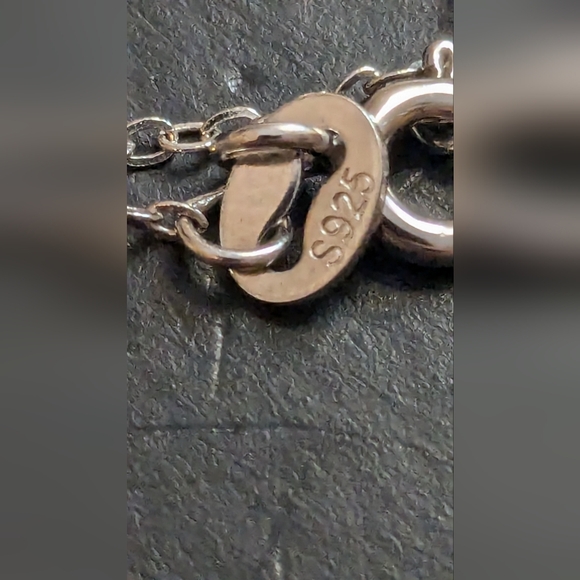 SWAROVSKI Crystal Christmas earrings and matching necklace - Picture 5 of 10